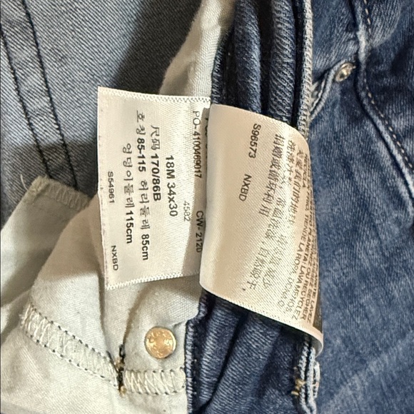 Signature Levi Strauss Women's Blue Jeans - Picture 4 of 4